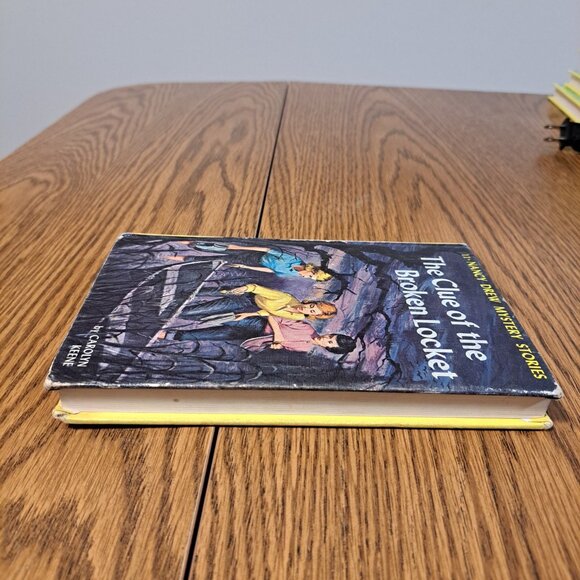 Nancy Drew The Clue Of The Broken Locket Hard Cover Book #11 1965 - Picture 5 of 9